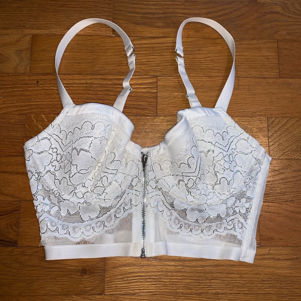 New Victoria’s Secret Lace Zip Up Bralette Bra